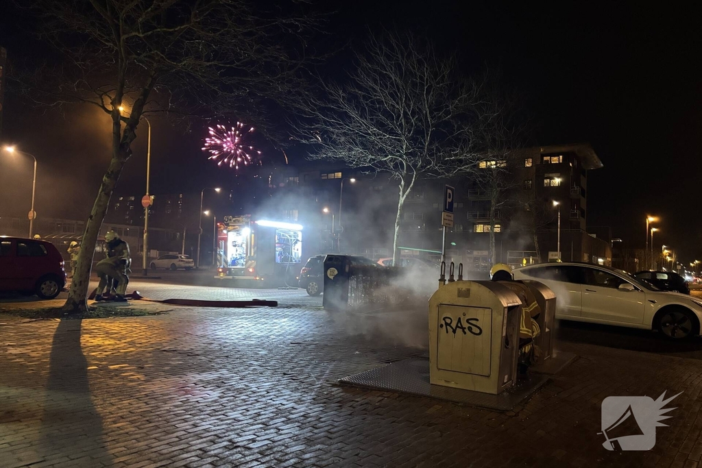 Ondergrondse papiercontainer vat vlam