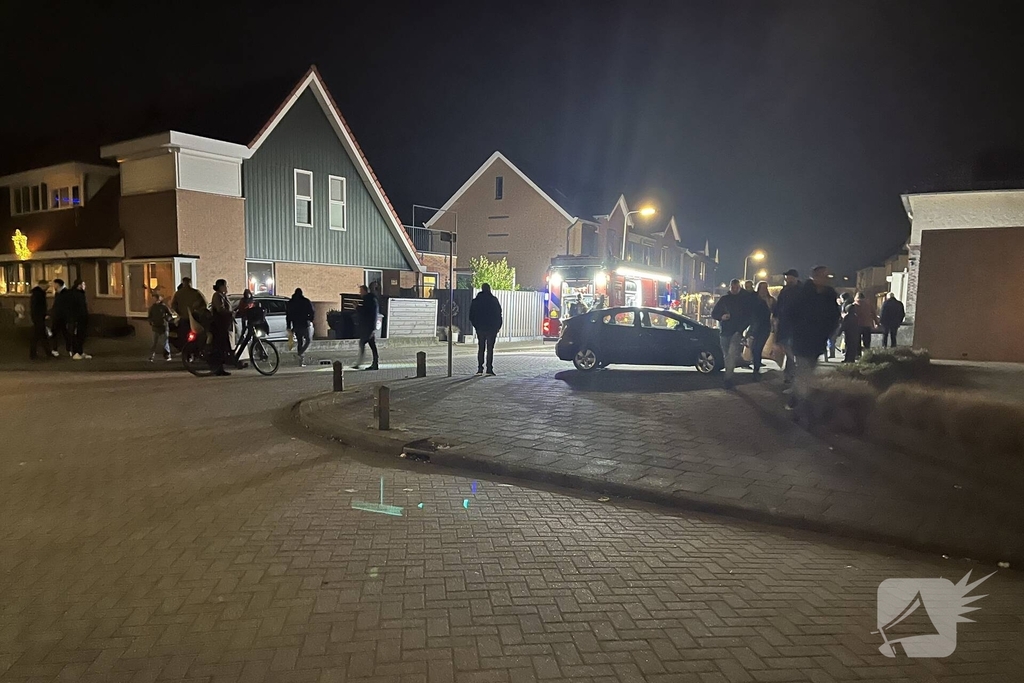 Brand verwoest schutting en vuilcontainers