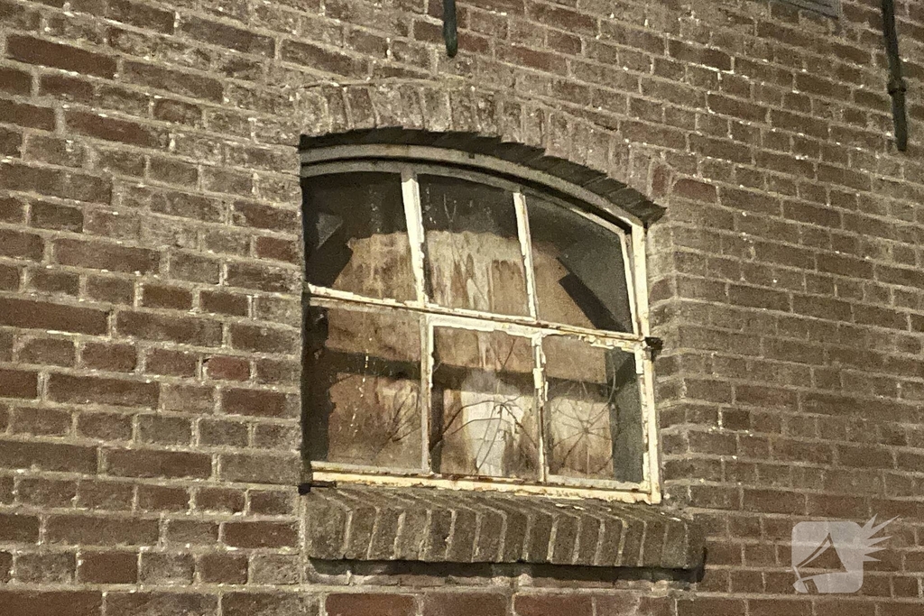 Ramen gesneuveld door vuurwerk