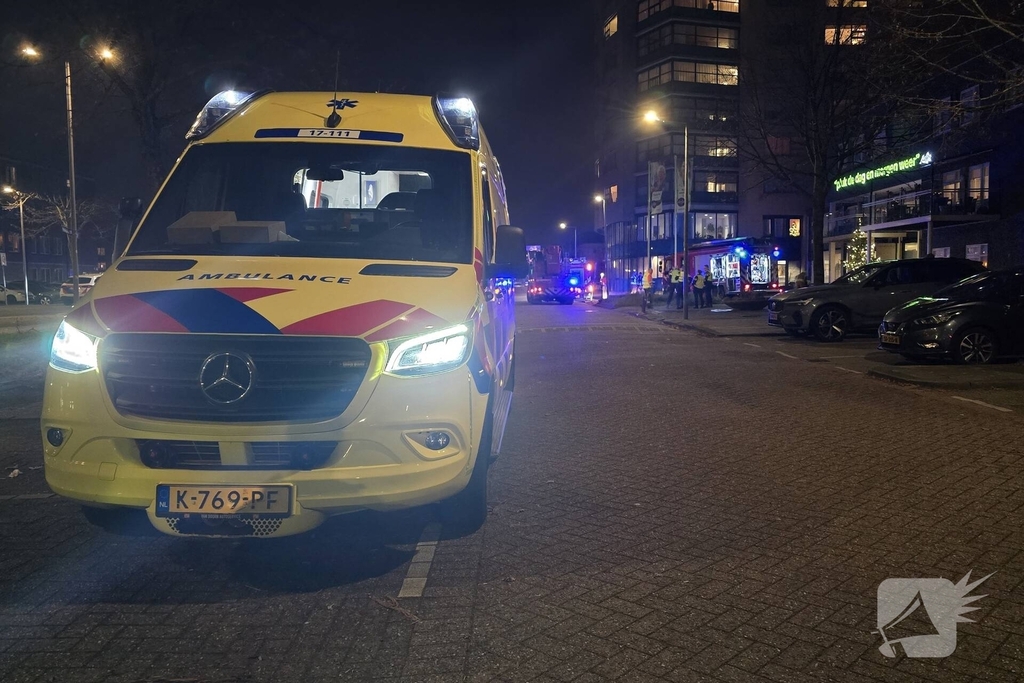 Brandweer redt bewoner uit gebouw