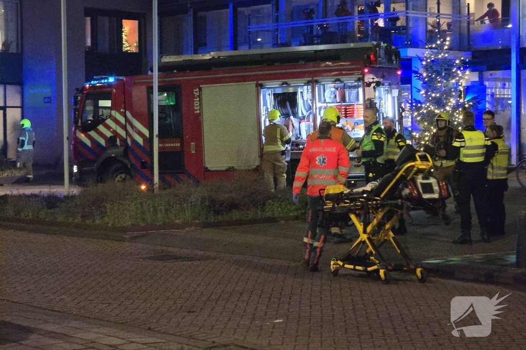 Brandweer redt bewoner uit gebouw