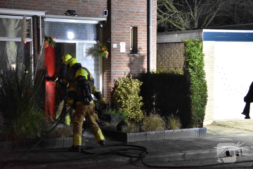 Woningbrand leidt tot ingrijpen van brandweer
