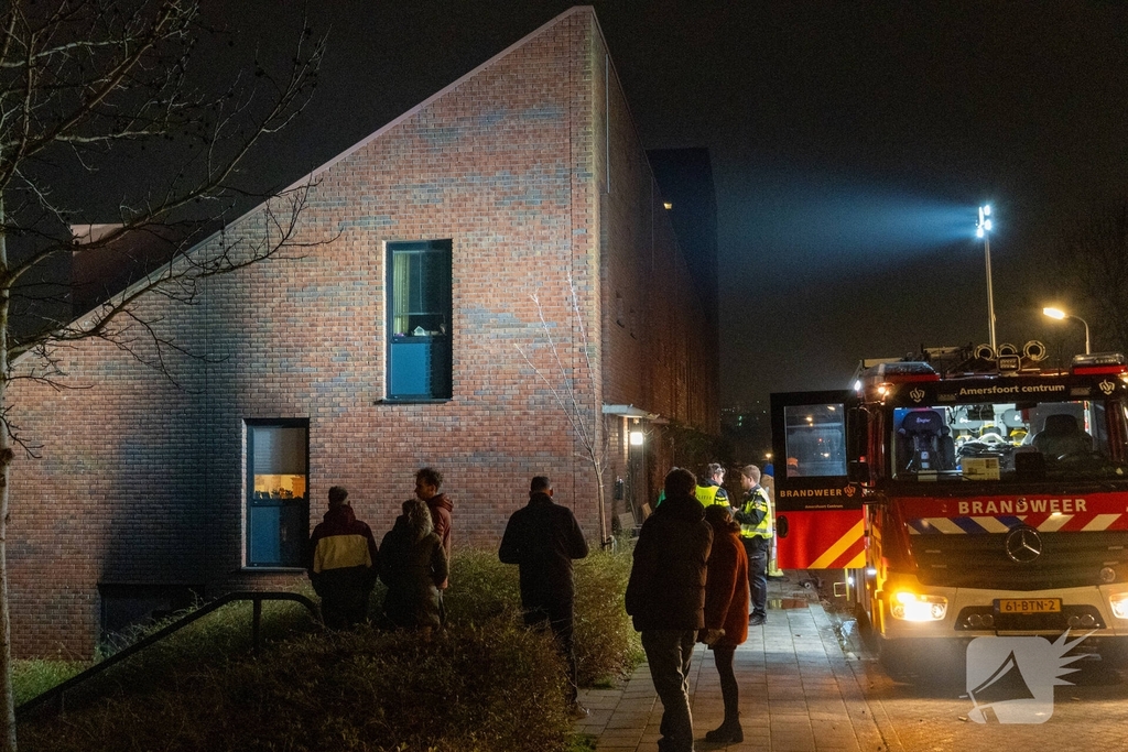 Woningbrand vermoedelijk veroorzaakt door vuurwerkbom