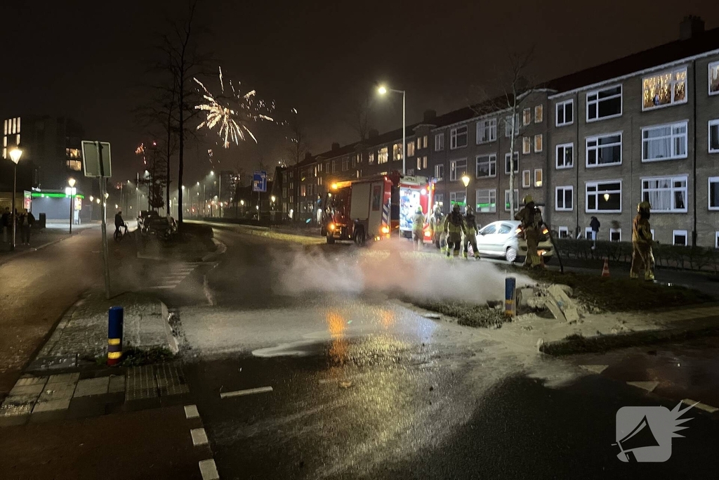 Brandweer blust brand in middenberm