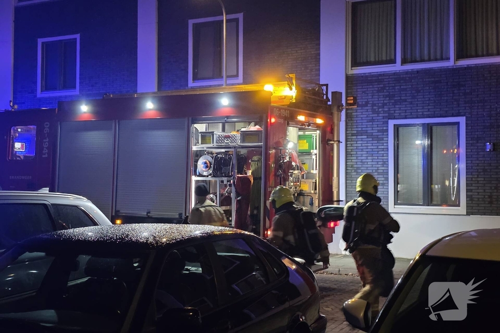 Brand in bijgebouw veroorzaakt rookontwikkeling