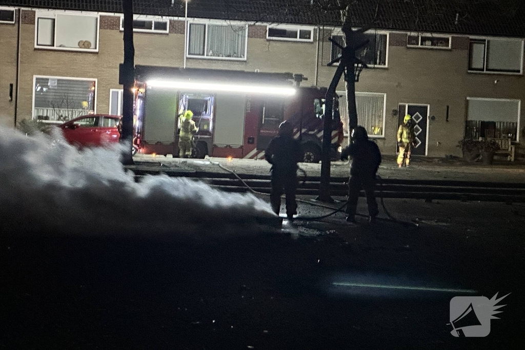 Buitenbrand zorgt voor zwarte rookwolken