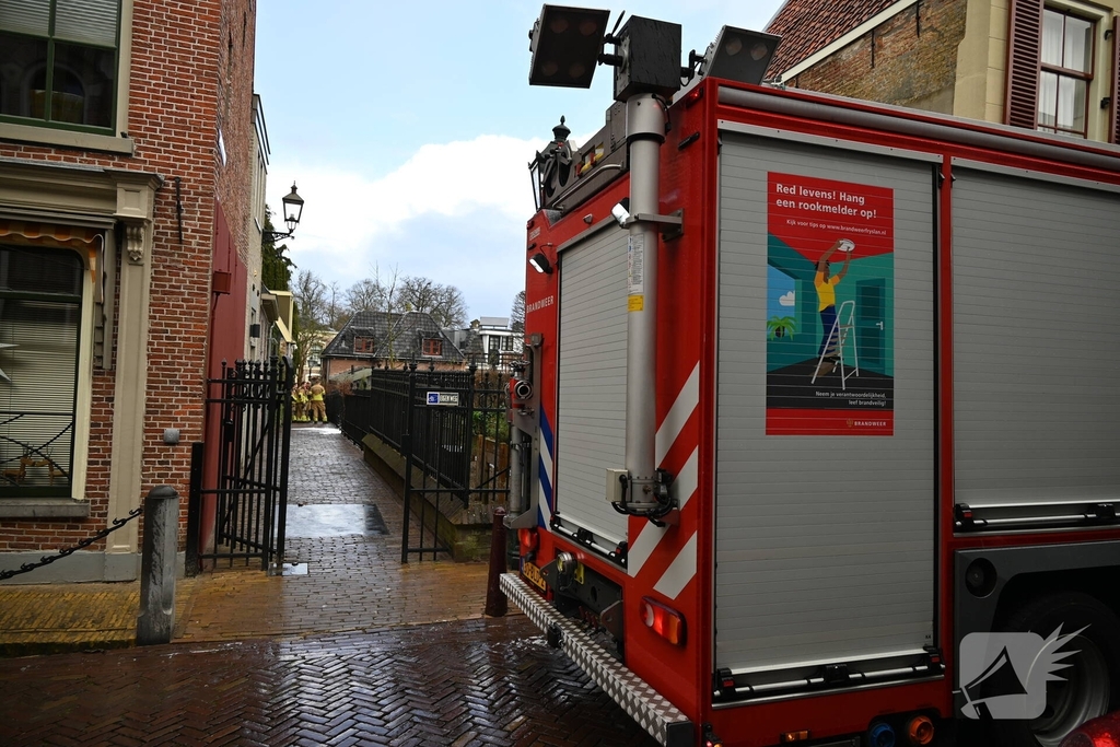 Elektrische kachel in brand leidt tot flinke inzet