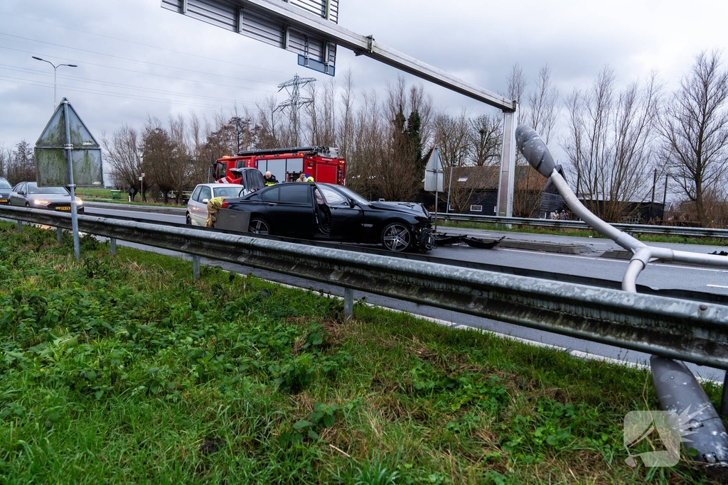 Bestuurder aangehouden na botsing met tegenligger