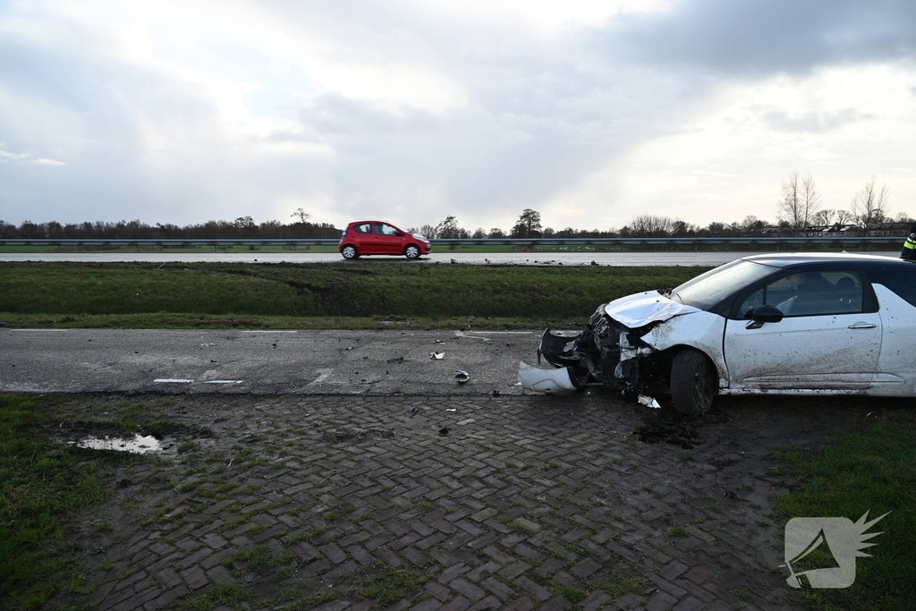 Auto zwaar beschadigd na ongeval