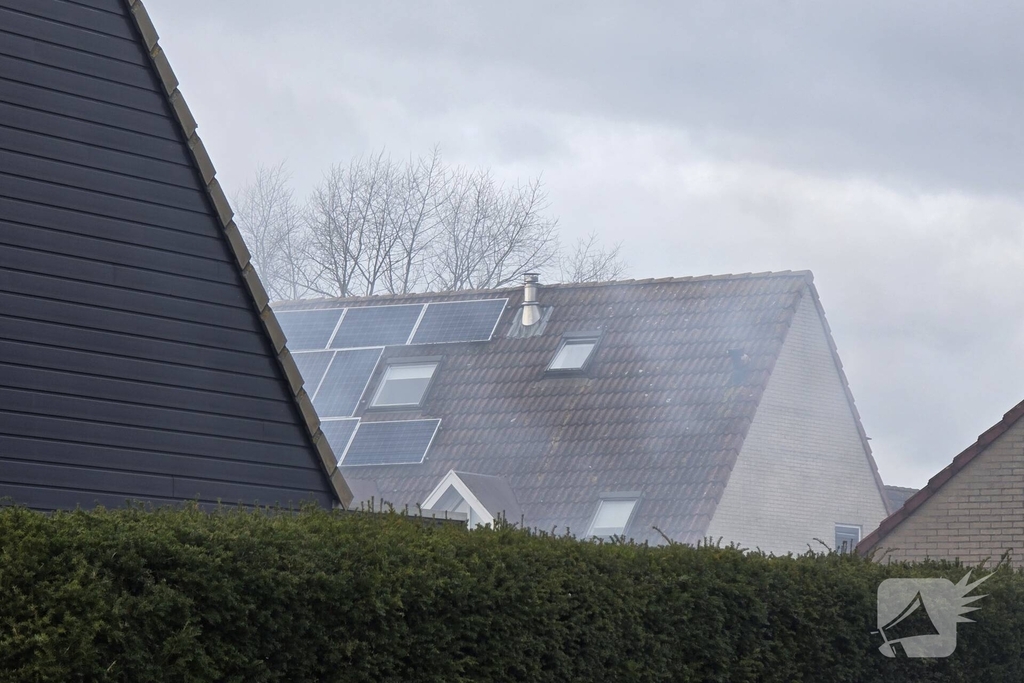 Brand in schuur leidt tot grote rookontwikkeling