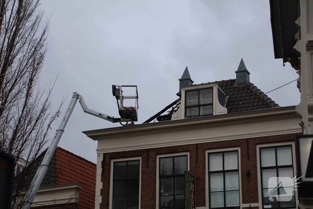 Schades van twee grote branden bij daglicht goed te zien