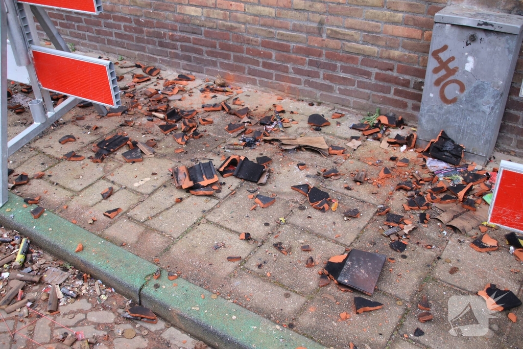 Schades van twee grote branden bij daglicht goed te zien