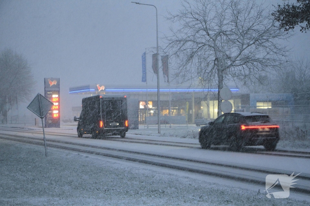 Flinke sneeuwval op tweede dag van jaar