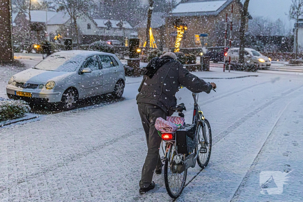 Flinke sneeuwval op tweede dag van jaar