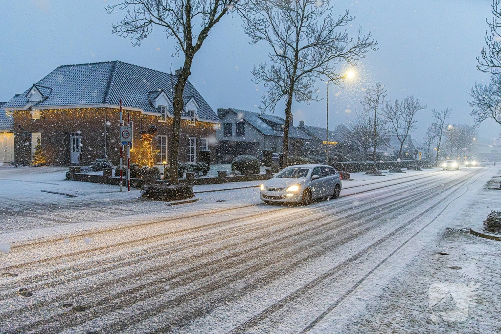 Flinke sneeuwval op tweede dag van jaar