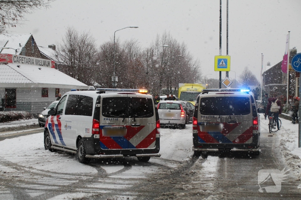 Aanrijding door gladheid met meerdere voertuigen