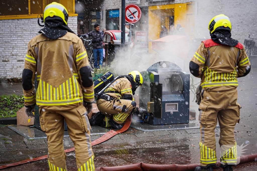 Brand in ondergrondse container geblust