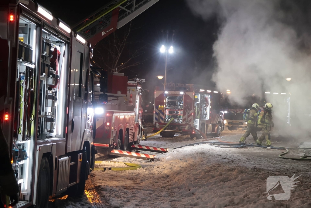 Uitslaande brand in restaurant leidt tot ontruiming appartementen