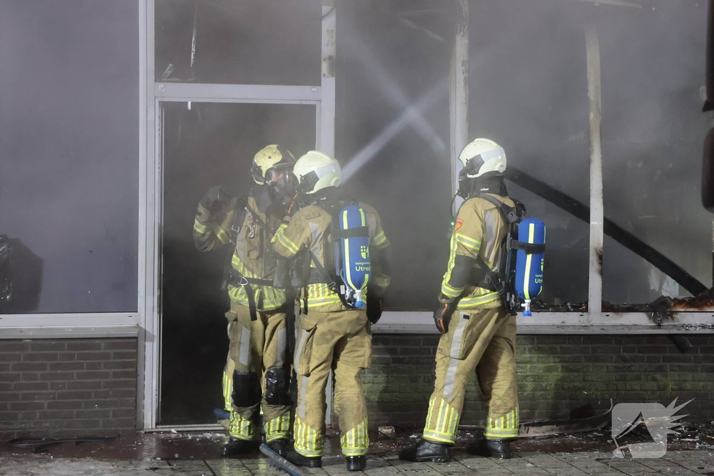 Uitslaande brand in restaurant leidt tot ontruiming appartementen