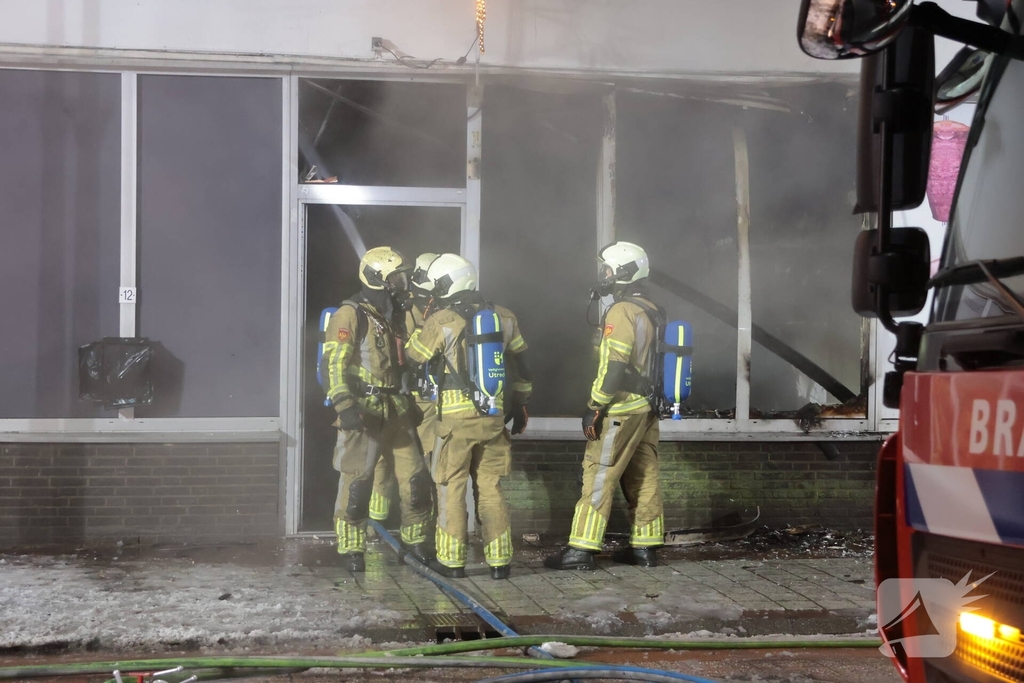 Uitslaande brand in restaurant leidt tot ontruiming appartementen