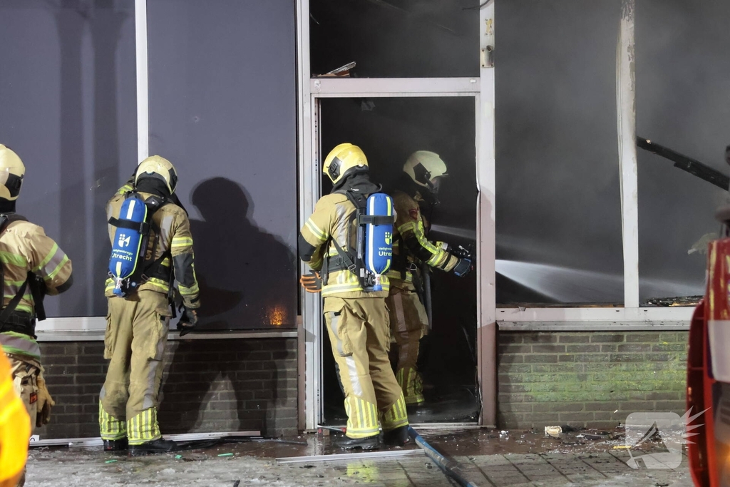 Uitslaande brand in restaurant leidt tot ontruiming appartementen