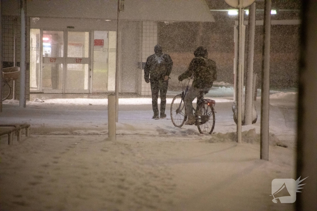 Code oranje vanwege forse sneeuwzone in ochtendspits