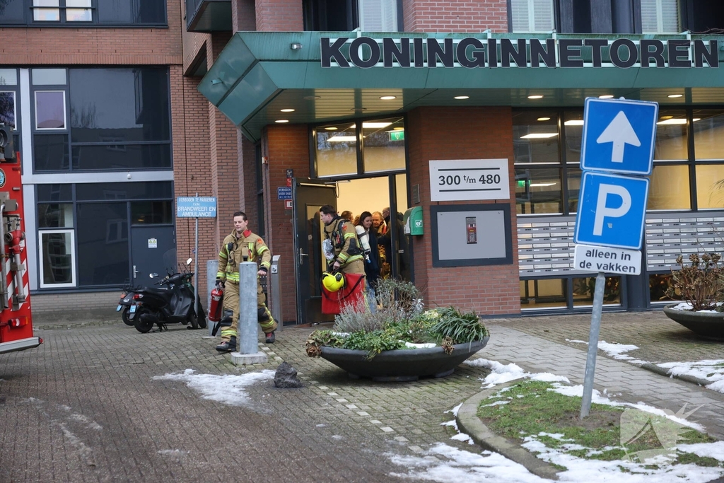 Hulpdiensten massaal aanwezig bij woningbrand