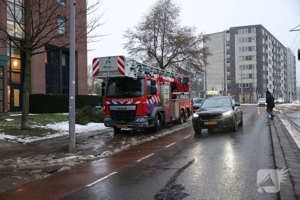Hulpdiensten massaal aanwezig bij woningbrand