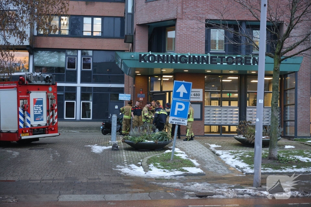 Hulpdiensten massaal aanwezig bij woningbrand