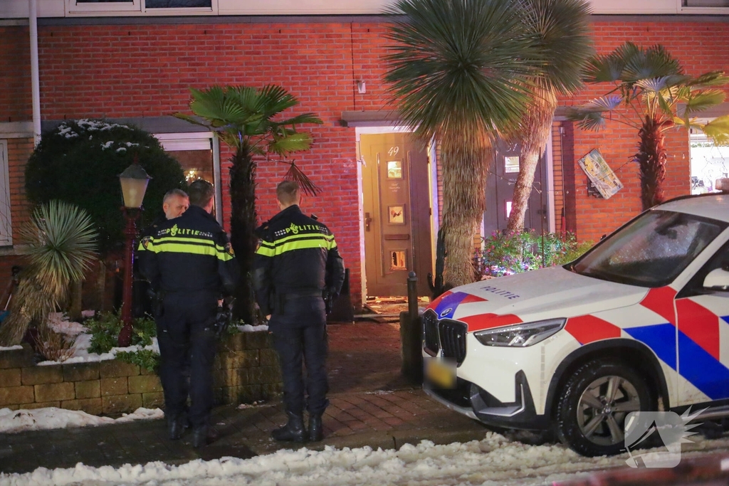 Explosief ontploft bij woning