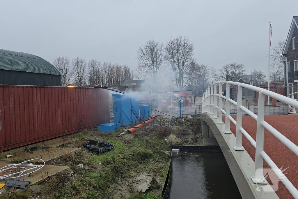 Brandweer bestrijdt brand in elektrakast