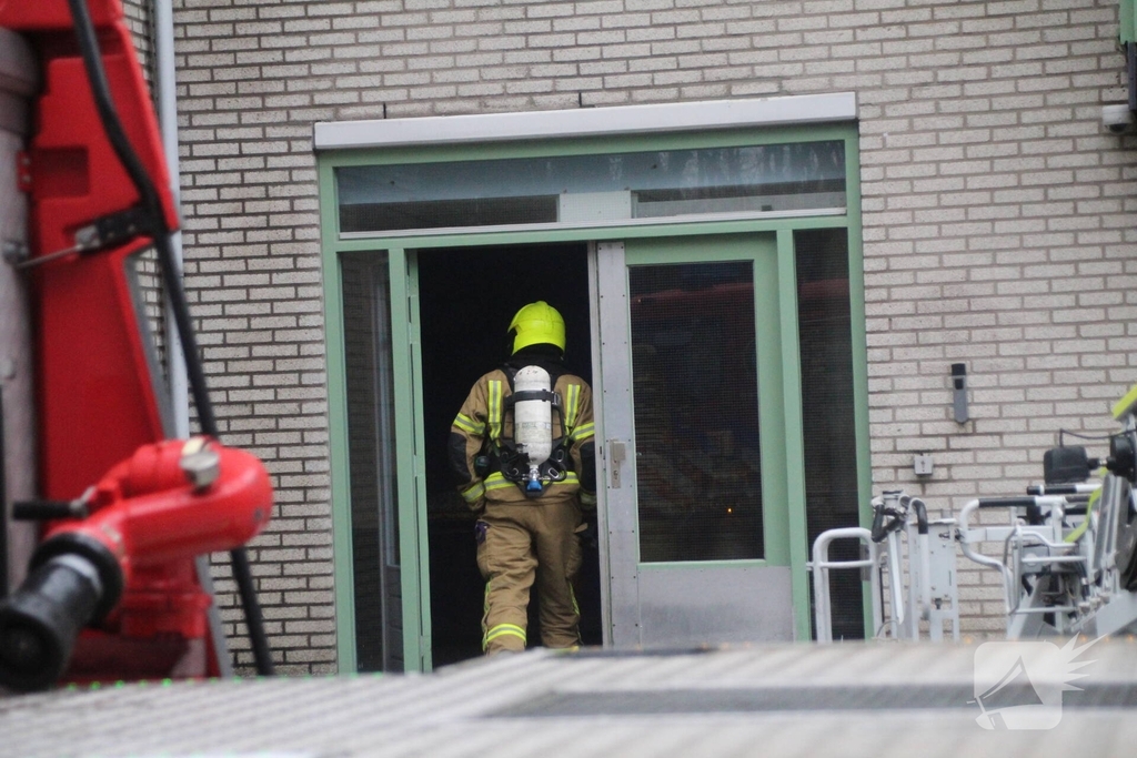 Zeer grote brand in zorgflat