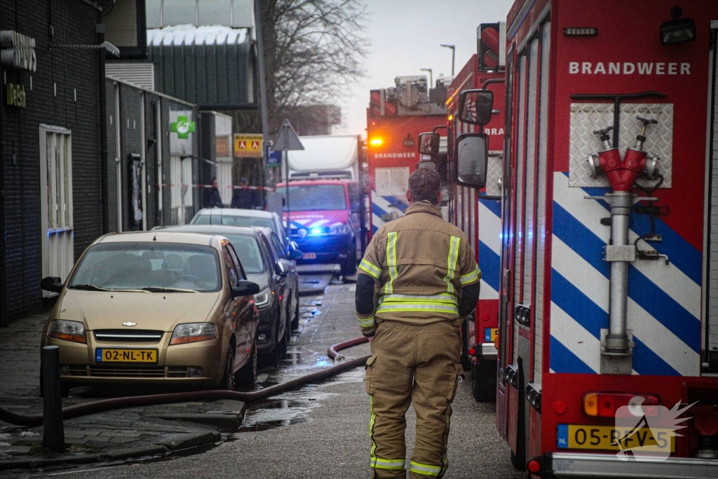 Zeer grote brand in zorgflat