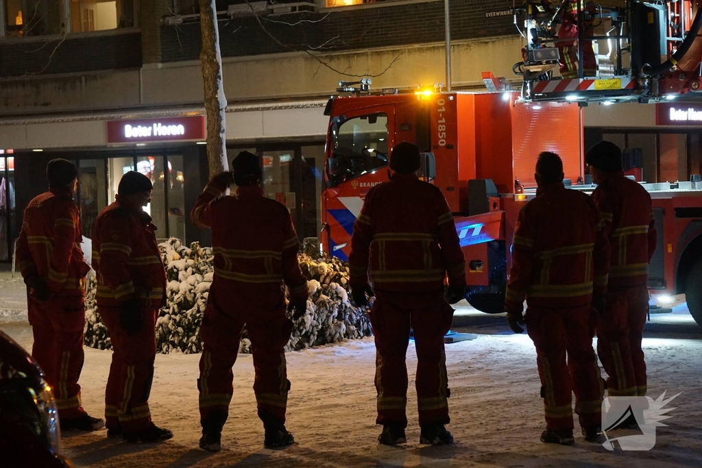 Isolatie waait los op dak