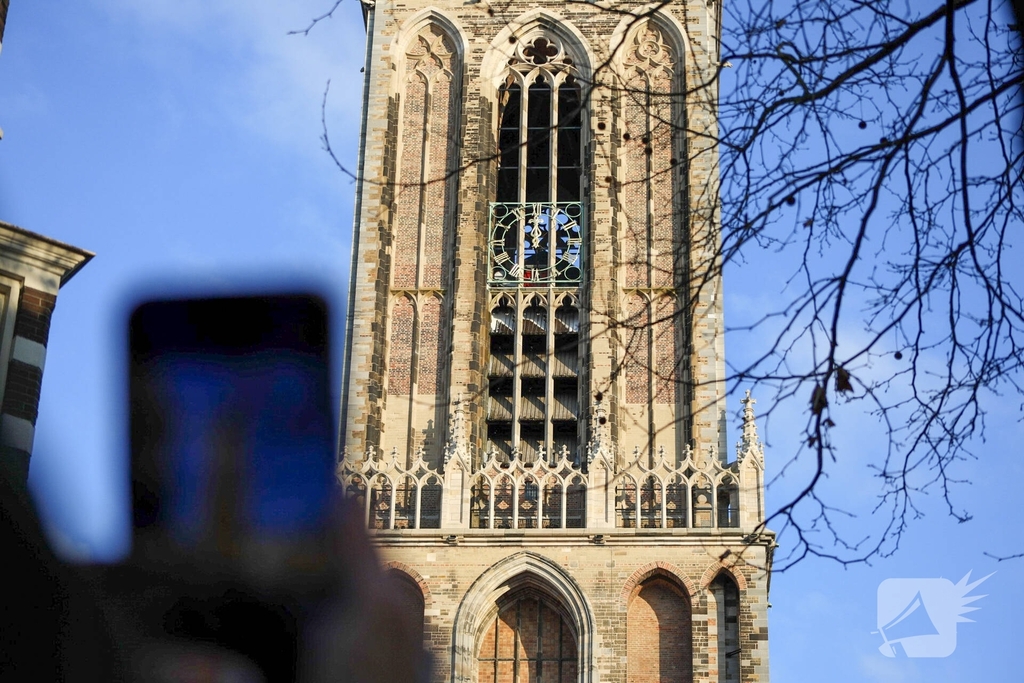 Domtoren mist nog altijd minutenwijzer