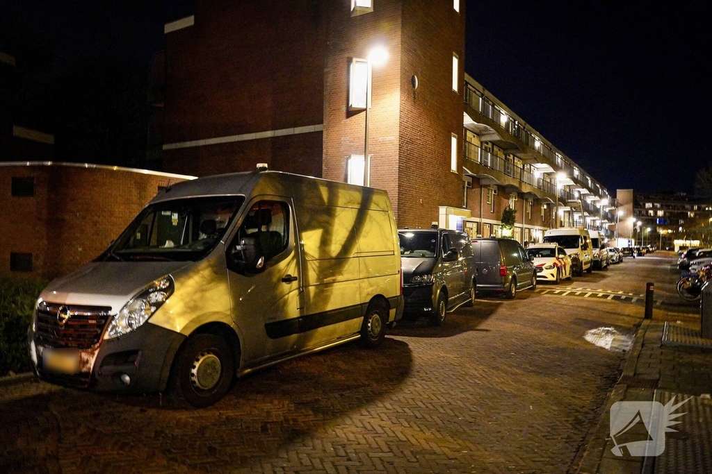 Vrouw overleden aangetroffen, man aangehouden