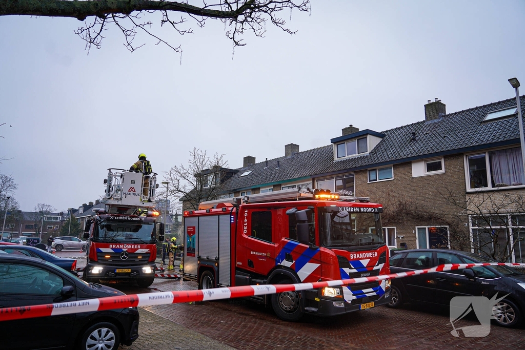 Bewoners niet thuis tijdens zolderbrand, twee katten gered