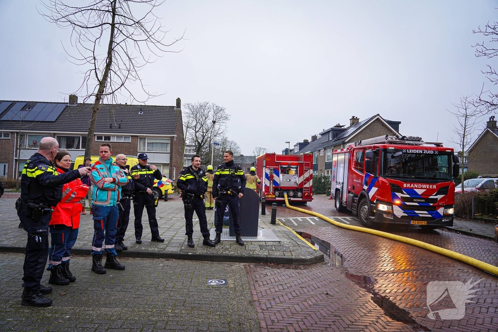 Bewoners niet thuis tijdens zolderbrand, twee katten gered