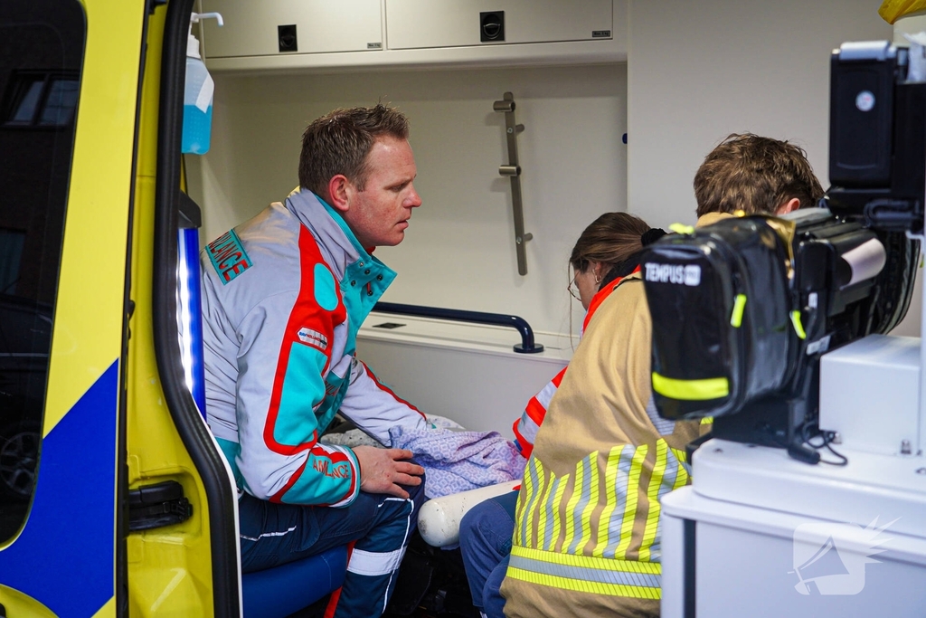 Bewoners niet thuis tijdens zolderbrand, twee katten gered