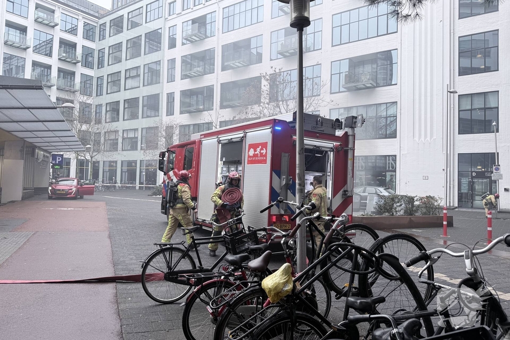 Brand in parkeergarage zorgt voor grote inzet brandweer