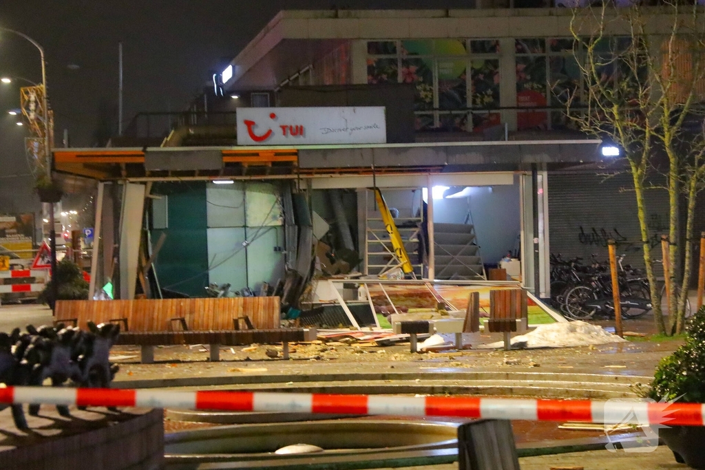 Explosie slaat gevel weg bij plofkraak op geldautomaat