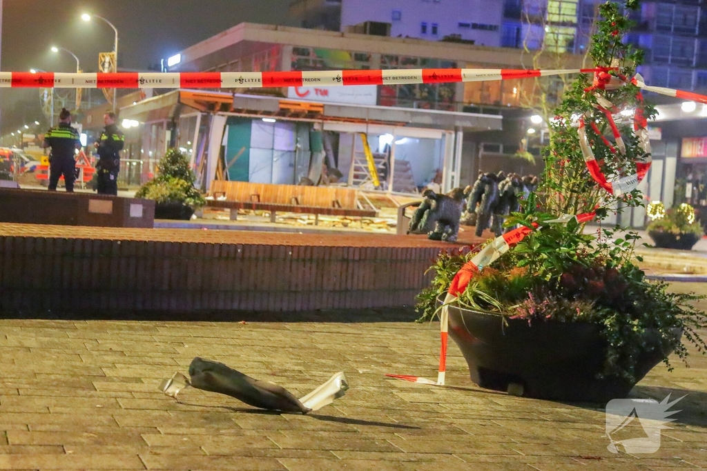 Explosie slaat gevel weg bij plofkraak op geldautomaat