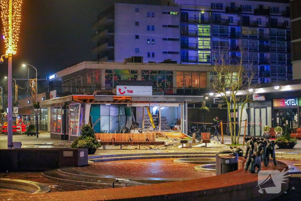 Explosie slaat gevel weg bij plofkraak op geldautomaat