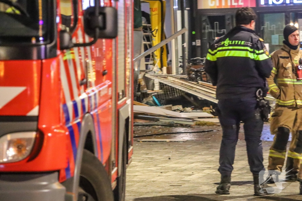Explosie slaat gevel weg bij plofkraak op geldautomaat