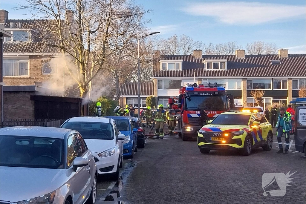 Man overleden bij uitslaande schuurbrand