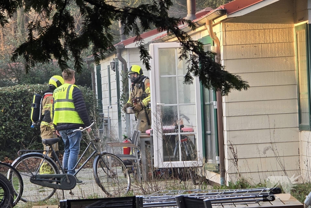 Dikke rookwolken bij brand in Duinrell
