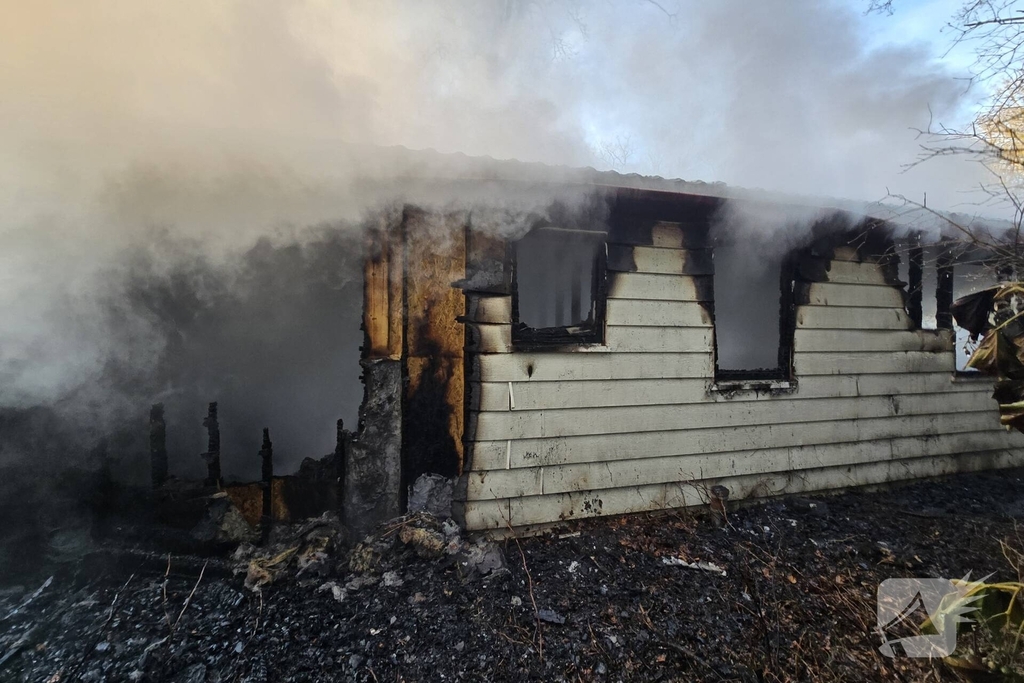 Dikke rookwolken bij brand in Duinrell