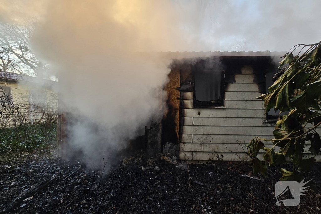 Dikke rookwolken bij brand in Duinrell
