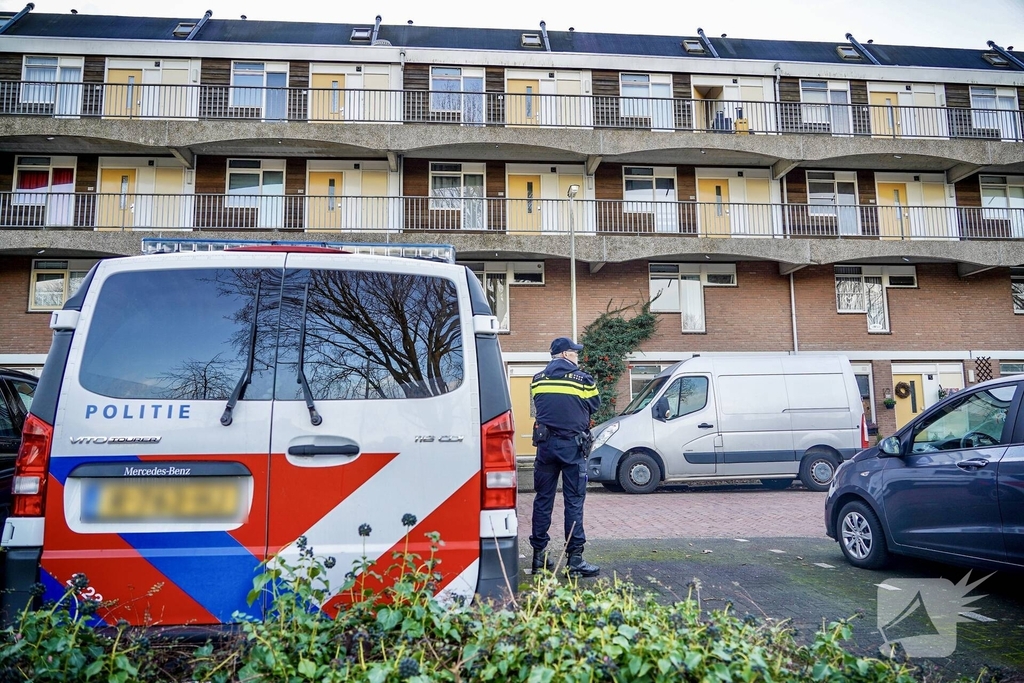 Onderzoek naar dood vrouw in woning