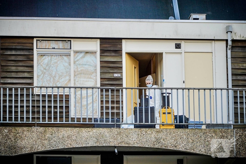 Onderzoek naar dood vrouw in woning